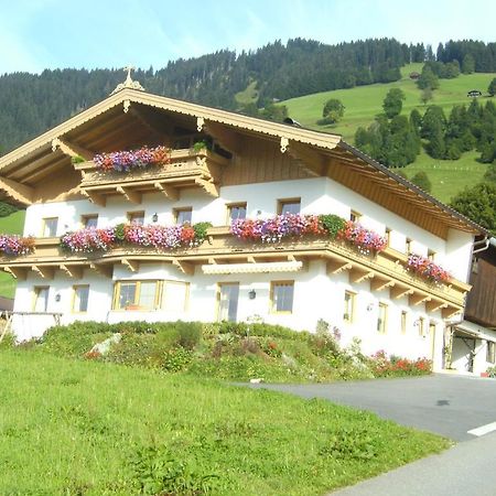 Bauernhof Hundbichl Villa Бриксен-им-Тале Екстериор снимка
